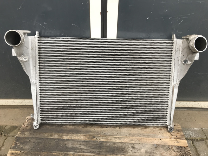Mercedes-Benz Antos MP4 Intercooler Mercedes A 960 500 07 02 - Interkühler für LKW: das Bild 1 Mercedes-Benz Antos MP4 Intercooler Mercedes A 960 500 07 02 - Interkühler für LKW: das Bild 1