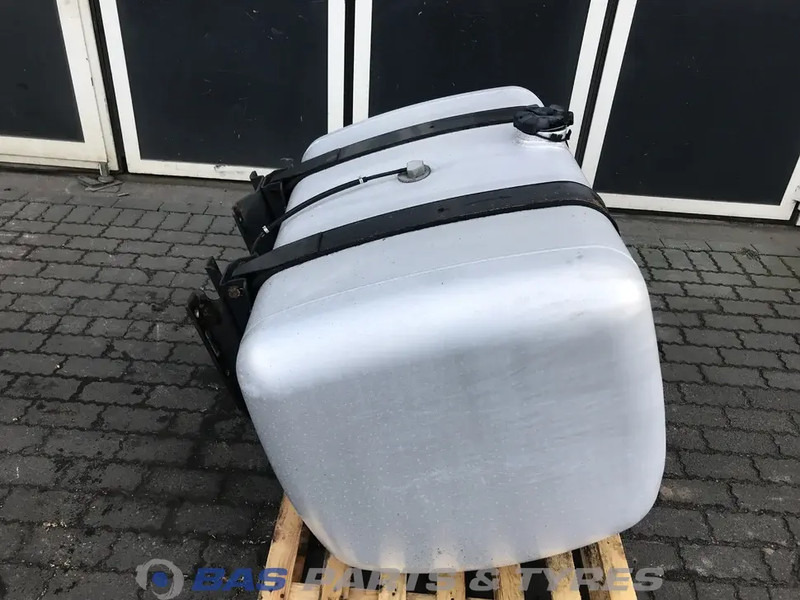Mercedes-Benz Brandstoftank Mercedes 480 Liter A 960 470 43 03 - Kraftstofftank für LKW: das Bild 4 Mercedes-Benz Brandstoftank Mercedes 480 Liter A 960 470 43 03 - Kraftstofftank für LKW: das Bild 4