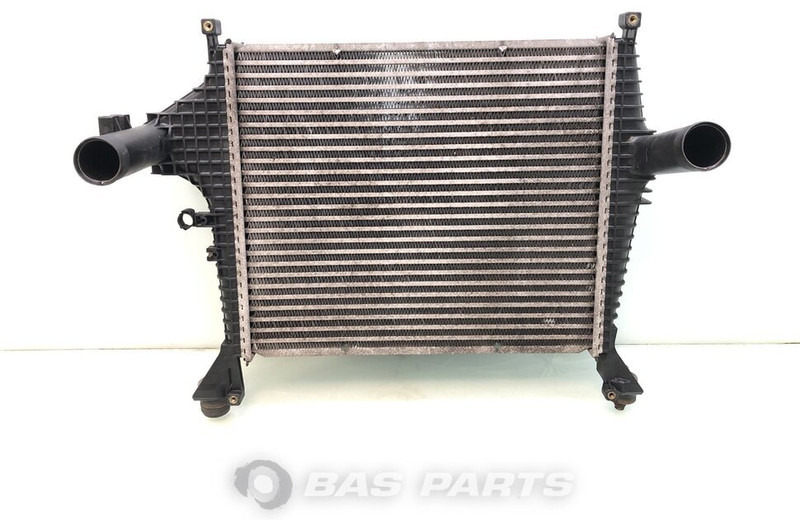 Mercedes-Benz Intercooler Mercedes A 967 500 01 01 - Interkühler für LKW: das Bild 2 Mercedes-Benz Intercooler Mercedes A 967 500 01 01 - Interkühler für LKW: das Bild 2