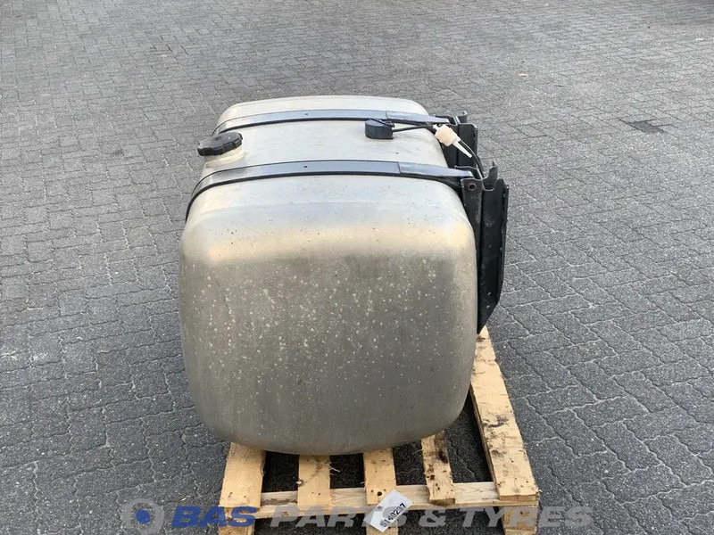 Mercedes-Benz - Kraftstofftank für LKW: das Bild 2 Mercedes-Benz - Kraftstofftank für LKW: das Bild 2