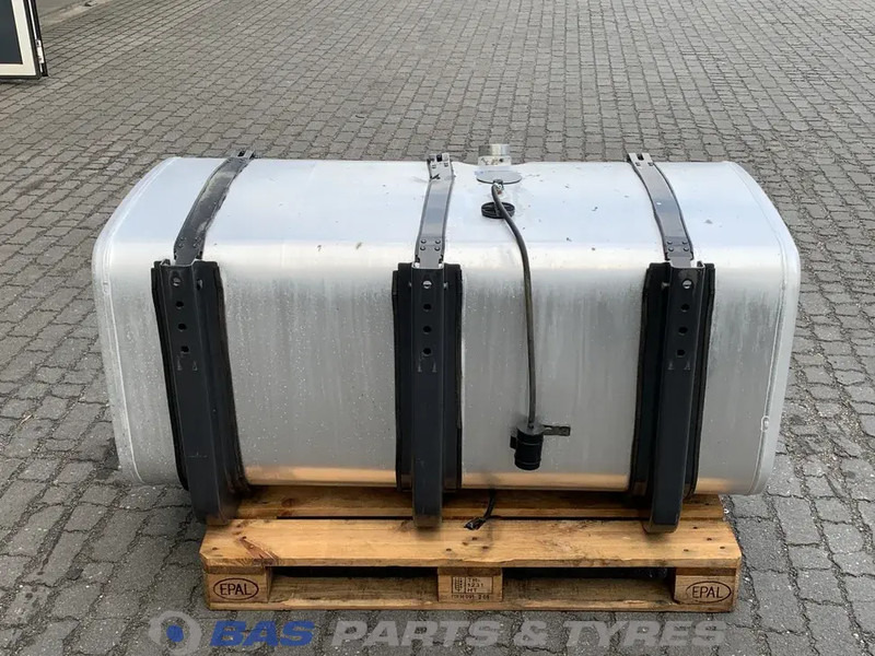 Scania Brandstoftank Scania 600 Liter 1871191 - Kraftstofftank für LKW: das Bild 3 Scania Brandstoftank Scania 600 Liter 1871191 - Kraftstofftank für LKW: das Bild 3