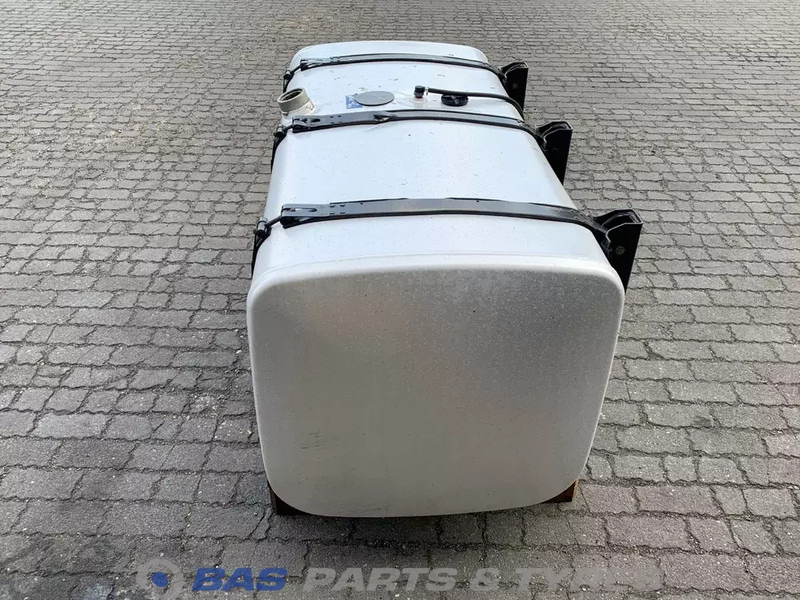 Scania Brandstoftank Scania 600 Liter 1871191 - Kraftstofftank für LKW: das Bild 2 Scania Brandstoftank Scania 600 Liter 1871191 - Kraftstofftank für LKW: das Bild 2