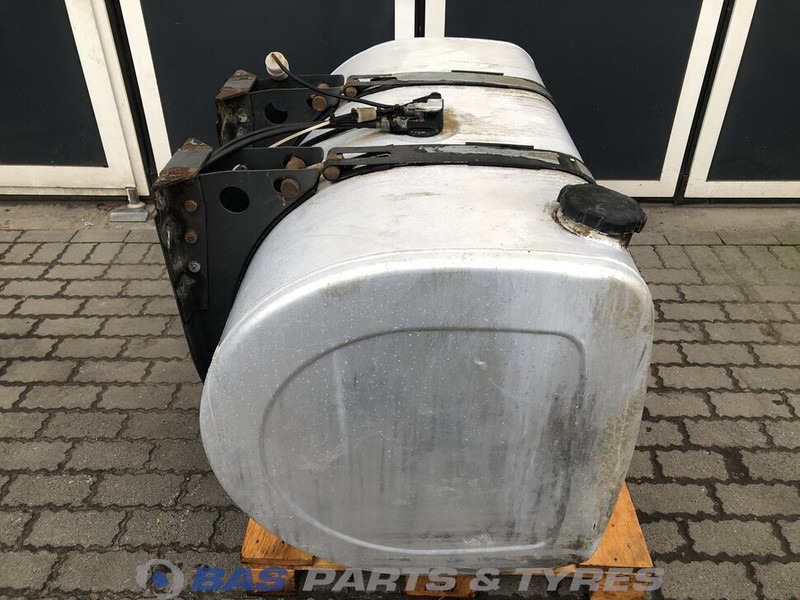 Volvo Brandstoftank Volvo 450 Liter G0000124 - Kraftstofftank für LKW: das Bild 4 Volvo Brandstoftank Volvo 450 Liter G0000124 - Kraftstofftank für LKW: das Bild 4