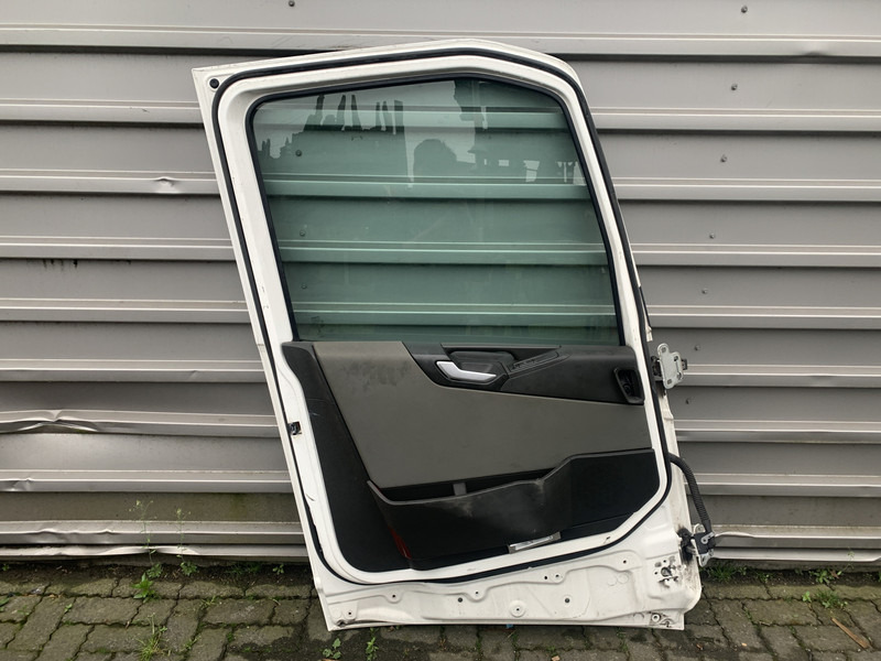 Volvo FH4 - Tür und Teile für LKW: das Bild 2 Volvo FH4 - Tür und Teile für LKW: das Bild 2