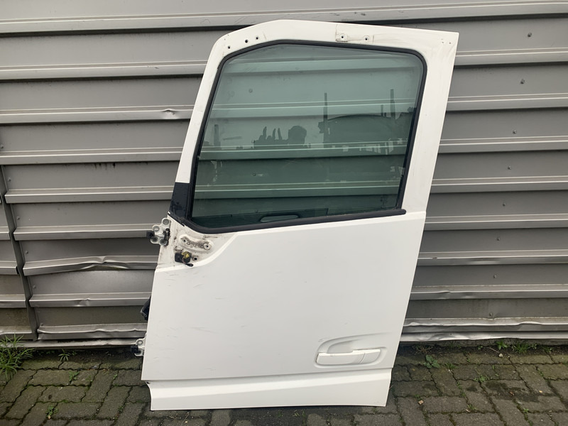 Volvo FH4 - Tür und Teile für LKW: das Bild 1 Volvo FH4 - Tür und Teile für LKW: das Bild 1