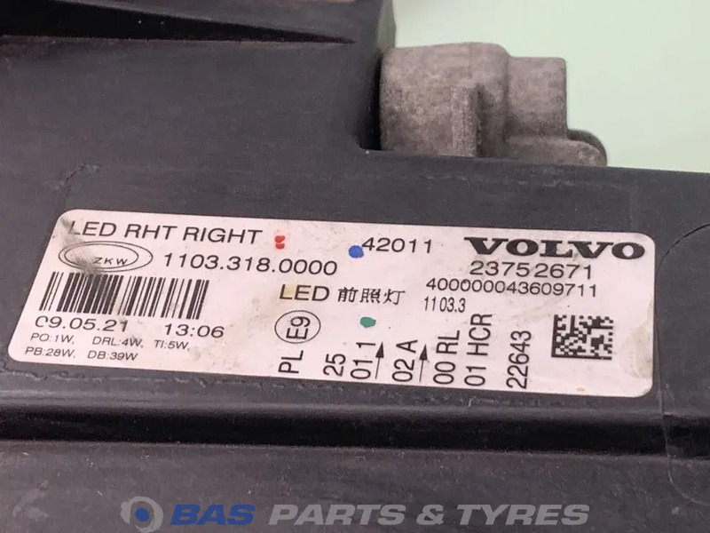 Volvo FH4B Koplamp Rechts 23752671 - Hauptscheinwerfer für LKW: das Bild 3 Volvo FH4B Koplamp Rechts 23752671 - Hauptscheinwerfer für LKW: das Bild 3