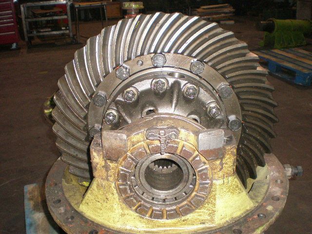 EUCLID R35 - Transmission für Baumaschine: das Bild 1 EUCLID R35 - Transmission für Baumaschine: das Bild 1