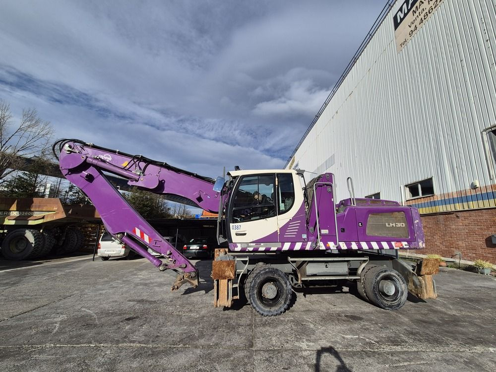 LIEBHERR LH30M - Umschlagbagger: das Bild 4 LIEBHERR LH30M - Umschlagbagger: das Bild 4