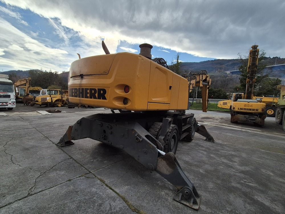 Liebherr LH30M - Umschlagbagger: das Bild 5 Liebherr LH30M - Umschlagbagger: das Bild 5
