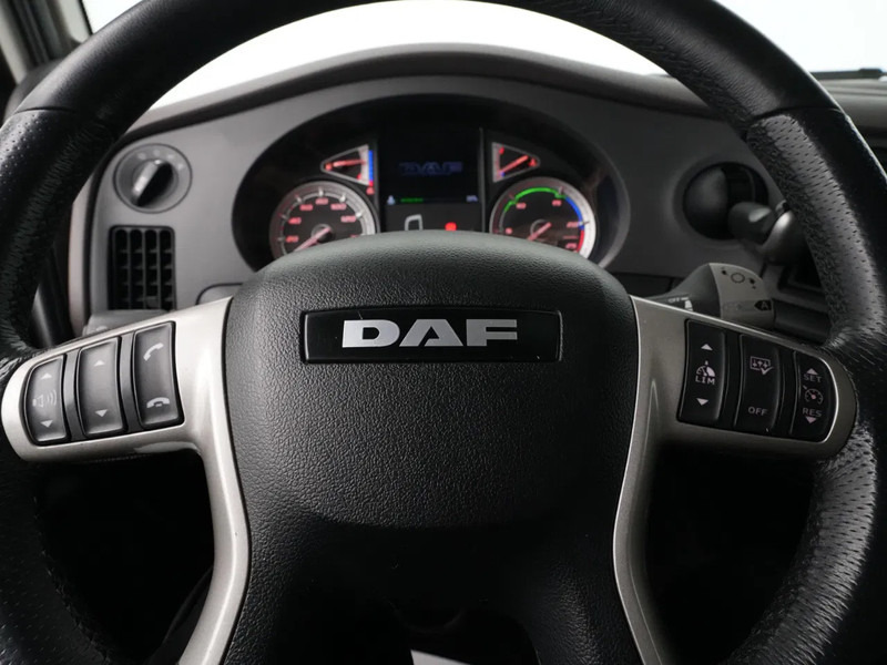 Sattelzugmaschine DAF XF 480 FT Super Space Cab, 2x Tanks, PTO Prep: das Bild 16 Sattelzugmaschine DAF XF 480 FT Super Space Cab, 2x Tanks, PTO Prep: das Bild 16