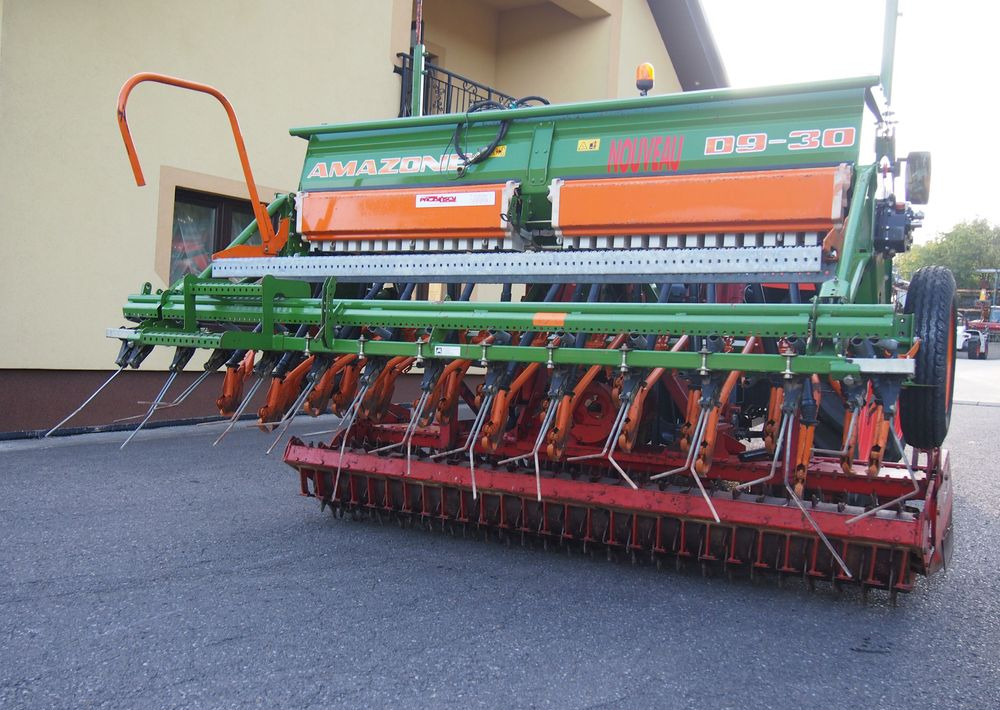 Agregat uprawowo-siewny Amazone HRB 301 I D9-30 2005 Agregat uprawowo siewny KUHN AMAZONE szerokość robocza 3m - Säkombination: das Bild 1 Agregat uprawowo-siewny Amazone HRB 301 I D9-30 2005 Agregat uprawowo siewny KUHN AMAZONE szerokość robocza 3m - Säkombination: das Bild 1