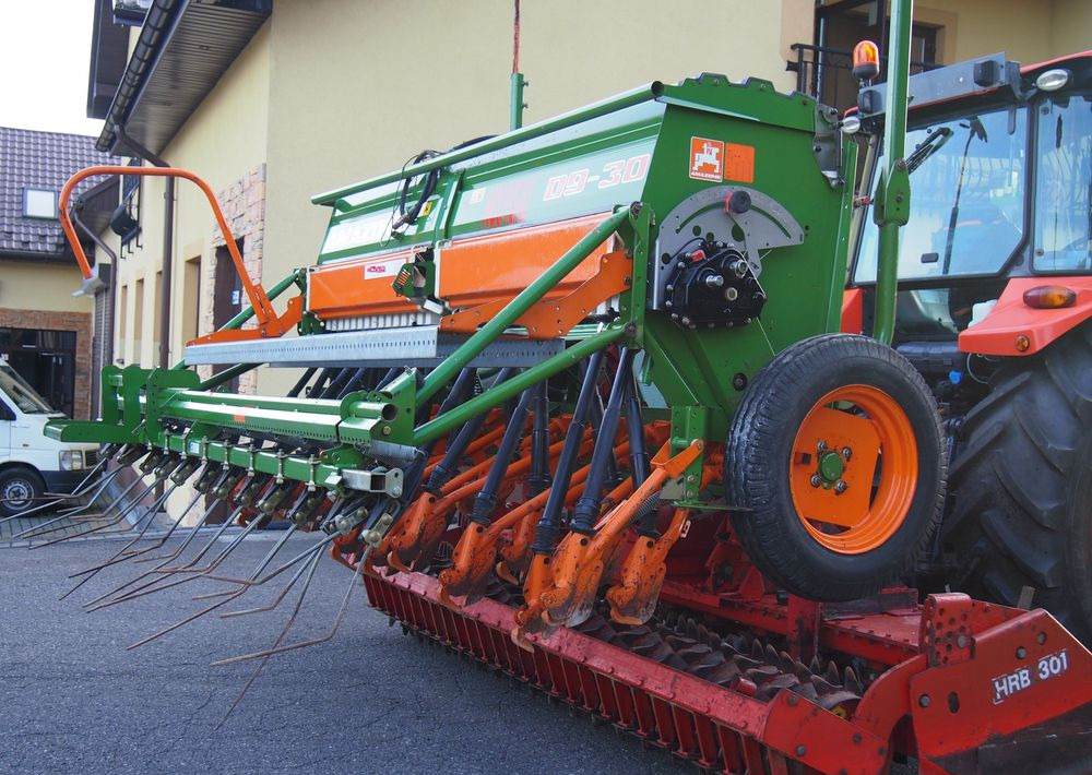 Agregat uprawowo-siewny Amazone HRB 301 I D9-30 2005 Agregat uprawowo siewny KUHN AMAZONE szerokość robocza 3m - Säkombination: das Bild 5 Agregat uprawowo-siewny Amazone HRB 301 I D9-30 2005 Agregat uprawowo siewny KUHN AMAZONE szerokość robocza 3m - Säkombination: das Bild 5