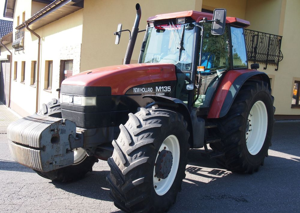 Ciągnik New Holland NH M 135 1998 NEW HOLLAND TM M135 - Traktor: das Bild 2 Ciągnik New Holland NH M 135 1998 NEW HOLLAND TM M135 - Traktor: das Bild 2