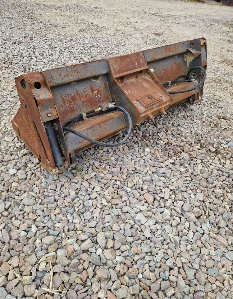 Koparka kołowa Mecalac MECALAC 4w1 lub 3w1 2012 Łyżka 4w1 Mecalac 10, 12 - Baggerschaufel für Baumaschine: das Bild 1 Koparka kołowa Mecalac MECALAC 4w1 lub 3w1 2012 Łyżka 4w1 Mecalac 10, 12 - Baggerschaufel für Baumaschine: das Bild 1