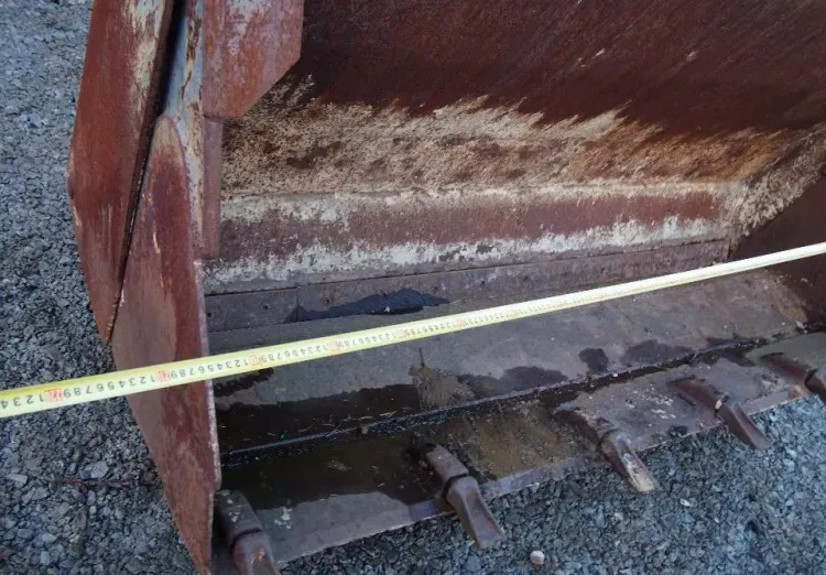 Łyżka do ładowarki otwierana hydraulicznie 2,1m - Ladeschaufel: das Bild 2 Łyżka do ładowarki otwierana hydraulicznie 2,1m - Ladeschaufel: das Bild 2