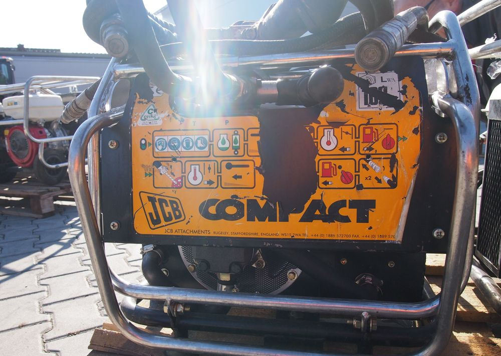 Młot hydraulczny wyburzeniowy JCB COMPACT 2010 Agregat hydrauliczny do młota wyburzeniowego JCB - Baugeräte: das Bild 3 Młot hydraulczny wyburzeniowy JCB COMPACT 2010 Agregat hydrauliczny do młota wyburzeniowego JCB - Baugeräte: das Bild 3