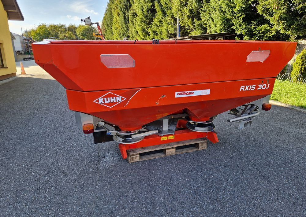 Rozsiewacz nawozów Kuhn AXIS 30,1 2008 Rozsiewacz KUHN RAUCH - Düngerstreuer: das Bild 2 Rozsiewacz nawozów Kuhn AXIS 30,1 2008 Rozsiewacz KUHN RAUCH - Düngerstreuer: das Bild 2