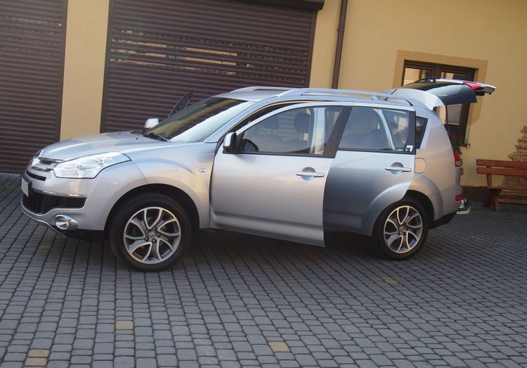 Samochód Citroen C-Crosser 2.2 HDI 2010 Samochód osobowy SUW 4x4 - PKW: das Bild 2 Samochód Citroen C-Crosser 2.2 HDI 2010 Samochód osobowy SUW 4x4 - PKW: das Bild 2
