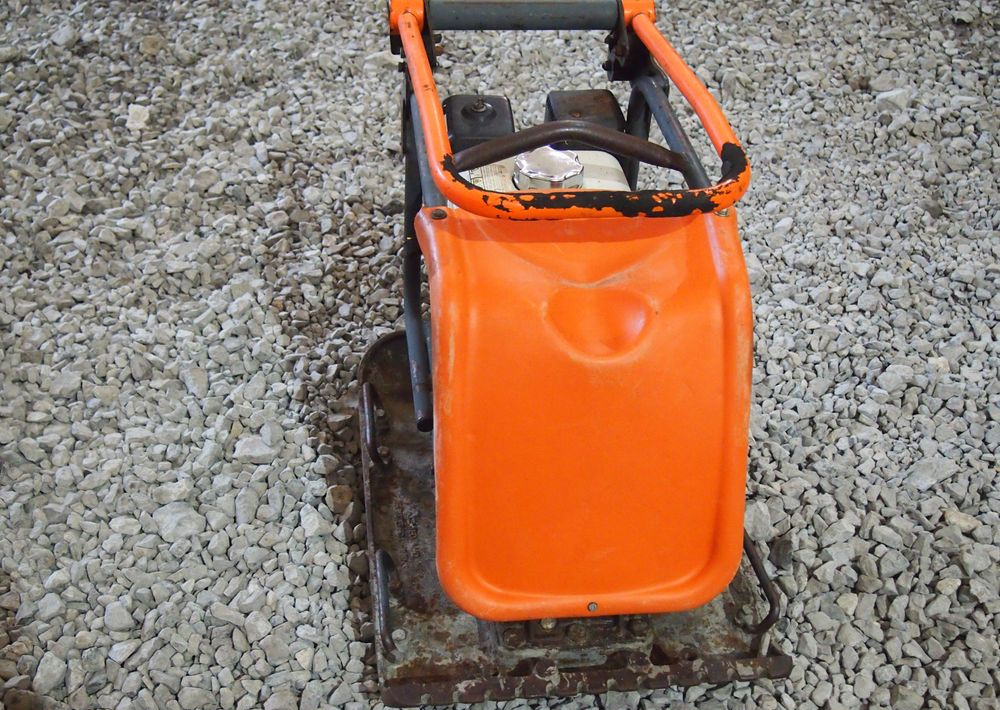 Ubijarka Belle PC5000E 2009 Zagęszczarka ubijarka Bella - Rüttelplatte: das Bild 5 Ubijarka Belle PC5000E 2009 Zagęszczarka ubijarka Bella - Rüttelplatte: das Bild 5