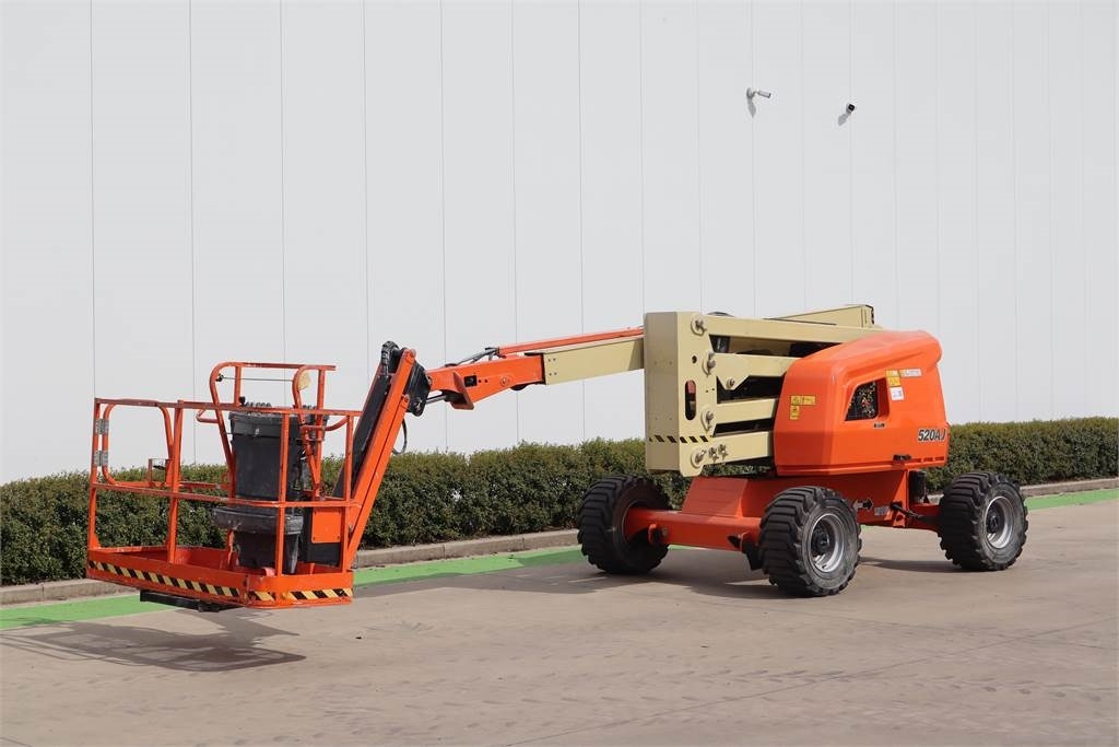 JLG 520AJ - Gelenkarmbühne: das Bild 2 JLG 520AJ - Gelenkarmbühne: das Bild 2
