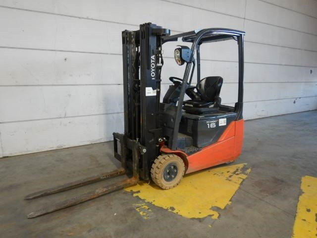 Toyota 8FBEK16T - Elektrostapler: das Bild 2 Toyota 8FBEK16T - Elektrostapler: das Bild 2