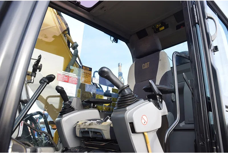 Kettenbagger Caterpillar 323E-stock id2: das Bild 9 Kettenbagger Caterpillar 323E-stock id2: das Bild 9