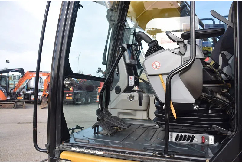 Kettenbagger Caterpillar 323E-stock id2: das Bild 8 Kettenbagger Caterpillar 323E-stock id2: das Bild 8