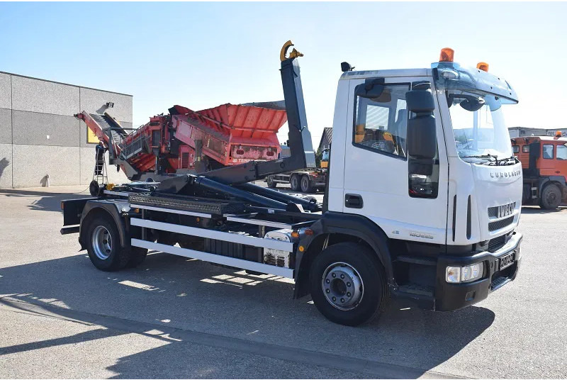 Iveco Iveco Eurocargo 160E25 - Abrollkipper: das Bild 5 Iveco Iveco Eurocargo 160E25 - Abrollkipper: das Bild 5