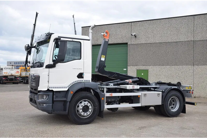 MAN TGM 18.320 - Abrollkipper: das Bild 3 MAN TGM 18.320 - Abrollkipper: das Bild 3