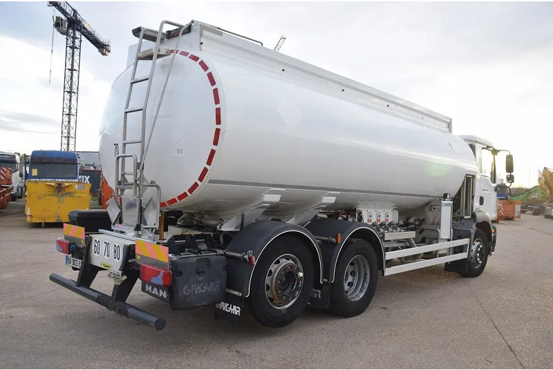 Tankwagen MAN TGM 26.340: das Bild 8