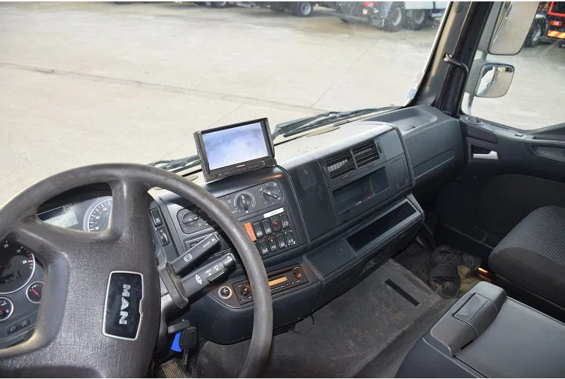 Tankwagen MAN TGM 26.340: das Bild 12