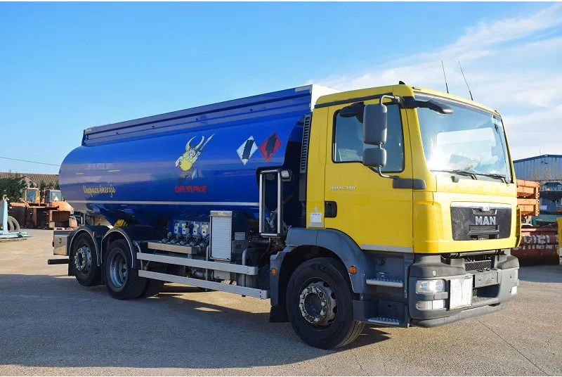 MAN TGM 26.340 - Tankwagen: das Bild 2 MAN TGM 26.340 - Tankwagen: das Bild 2