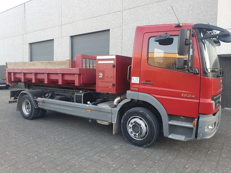 Mercedes-Benz Atego 1224 - Abrollkipper: das Bild 2 Mercedes-Benz Atego 1224 - Abrollkipper: das Bild 2