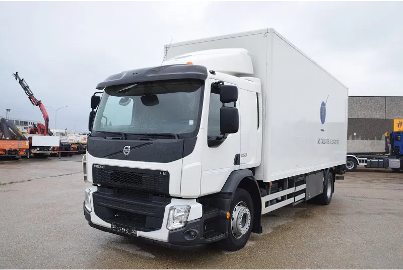 Volvo FE 250 - Koffer LKW: das Bild 2 Volvo FE 250 - Koffer LKW: das Bild 2