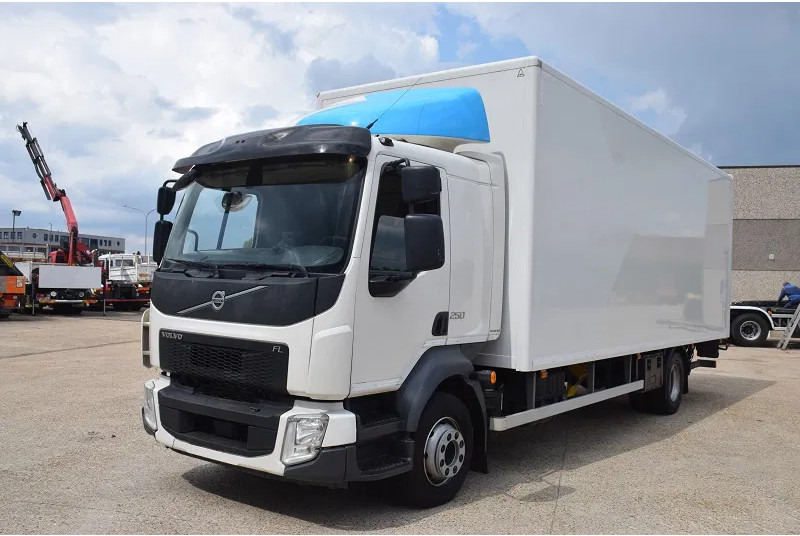 Volvo FL 250 - Koffer LKW: das Bild 2 Volvo FL 250 - Koffer LKW: das Bild 2