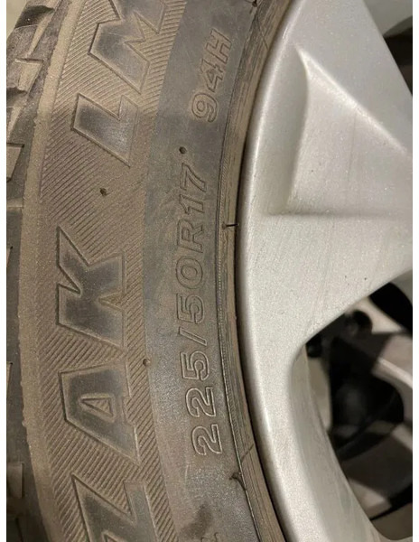 BMW *BMW velgen met Brigdestone banden *225/50 R17 - Felgen und Reifen für PKW: das Bild 4 BMW *BMW velgen met Brigdestone banden *225/50 R17 - Felgen und Reifen für PKW: das Bild 4
