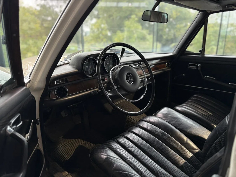 Mercedes-Benz 280SE *OldTimer*Automaat*LerenZetels*Schuifdak* - PKW: das Bild 2 Mercedes-Benz 280SE *OldTimer*Automaat*LerenZetels*Schuifdak* - PKW: das Bild 2