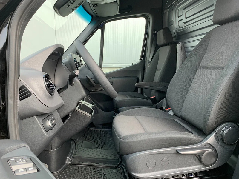 Mercedes-Benz Sprinter 419*L2H2*ELEKTR. ZIJDEUR*TREKHAAK 3,5 TON - Kastenwagen: das Bild 3 Mercedes-Benz Sprinter 419*L2H2*ELEKTR. ZIJDEUR*TREKHAAK 3,5 TON - Kastenwagen: das Bild 3