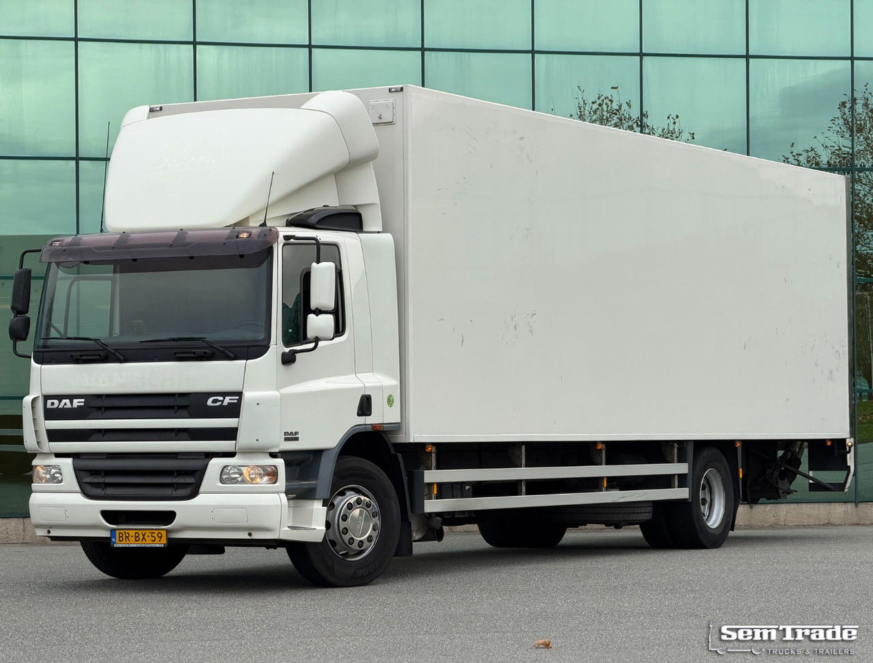 DAF CF 75.250 Euro 3 Manual Gearbox VAN Beurden Isolated BOX Tail Lift Super Condition NL-Truck - Koffer LKW: das Bild 1 DAF CF 75.250 Euro 3 Manual Gearbox VAN Beurden Isolated BOX Tail Lift Super Condition NL-Truck - Koffer LKW: das Bild 1
