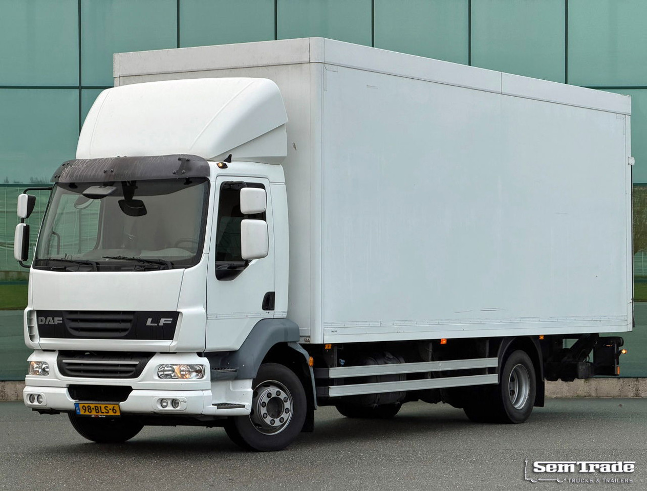 DAF LF 55.250 Euro 5 Schuster BOX 720x250x280 CM Inside Airco Tail Lift - Koffer LKW: das Bild 1 DAF LF 55.250 Euro 5 Schuster BOX 720x250x280 CM Inside Airco Tail Lift - Koffer LKW: das Bild 1