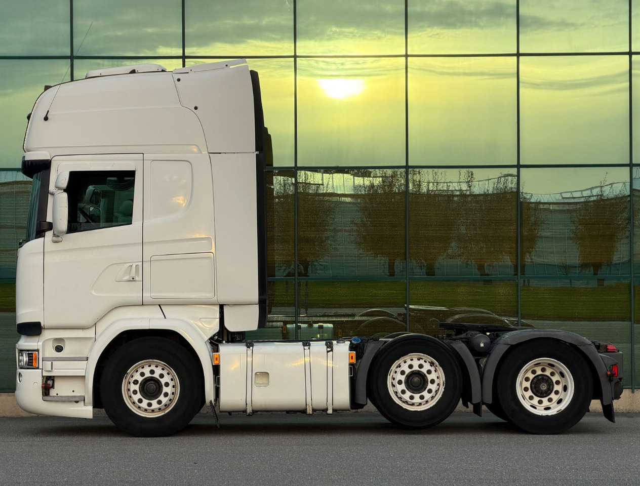 Scania R450 Topline 6X2 Twinsteer Retarder 2X Tanks Park Cooling TOP Condition - Sattelzugmaschine: das Bild 2 Scania R450 Topline 6X2 Twinsteer Retarder 2X Tanks Park Cooling TOP Condition - Sattelzugmaschine: das Bild 2