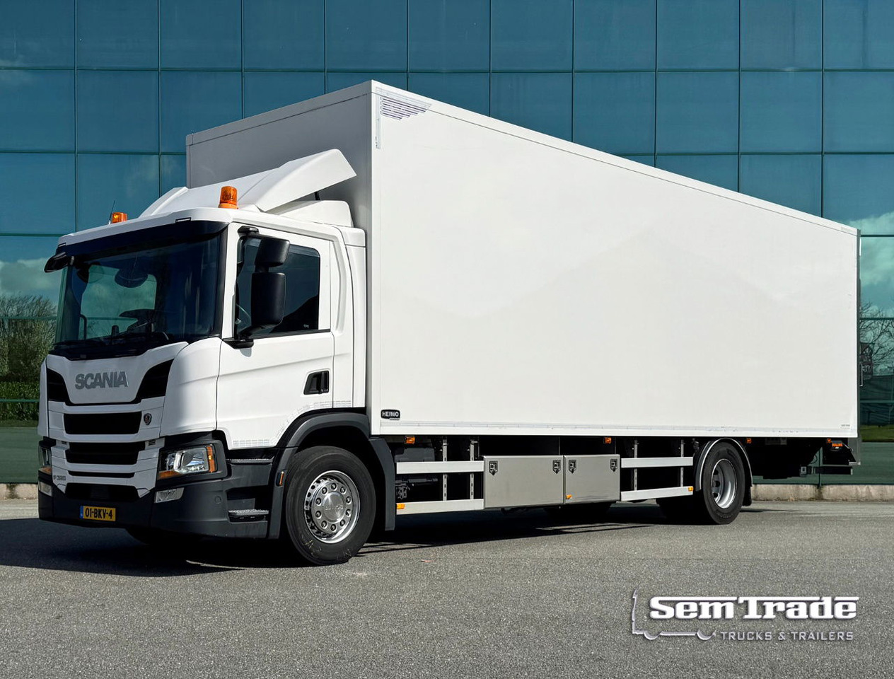 Scania P320 Heiwo 16 Karrenbak 275 CM Hoog Kachel 2.500 KG Klep Super Staat - Koffer LKW: das Bild 1 Scania P320 Heiwo 16 Karrenbak 275 CM Hoog Kachel 2.500 KG Klep Super Staat - Koffer LKW: das Bild 1