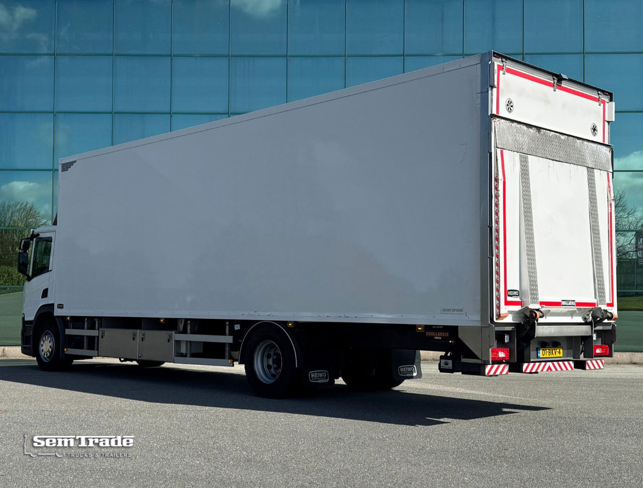Scania P320 Heiwo 16 Karrenbak 275 CM Hoog Kachel 2.500 KG Klep Super Staat - Koffer LKW: das Bild 3 Scania P320 Heiwo 16 Karrenbak 275 CM Hoog Kachel 2.500 KG Klep Super Staat - Koffer LKW: das Bild 3