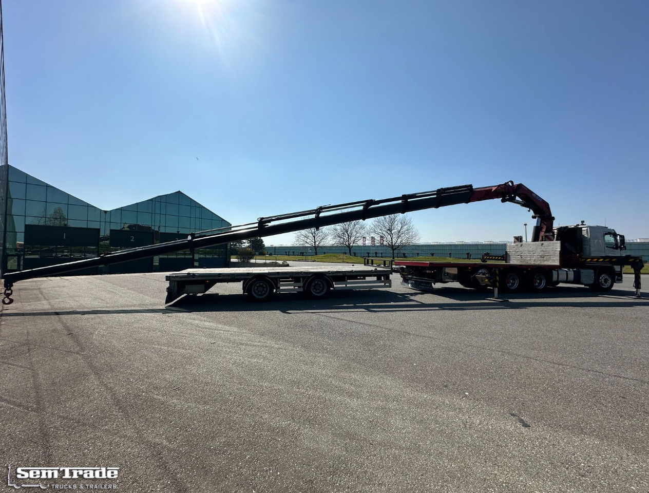 Volvo FMX 540 8X4 HMF 6020 K8 Kraan 231.000 KM + 2023 Sterk Trailer Super Condit - Autokran: das Bild 4 Volvo FMX 540 8X4 HMF 6020 K8 Kraan 231.000 KM + 2023 Sterk Trailer Super Condit - Autokran: das Bild 4
