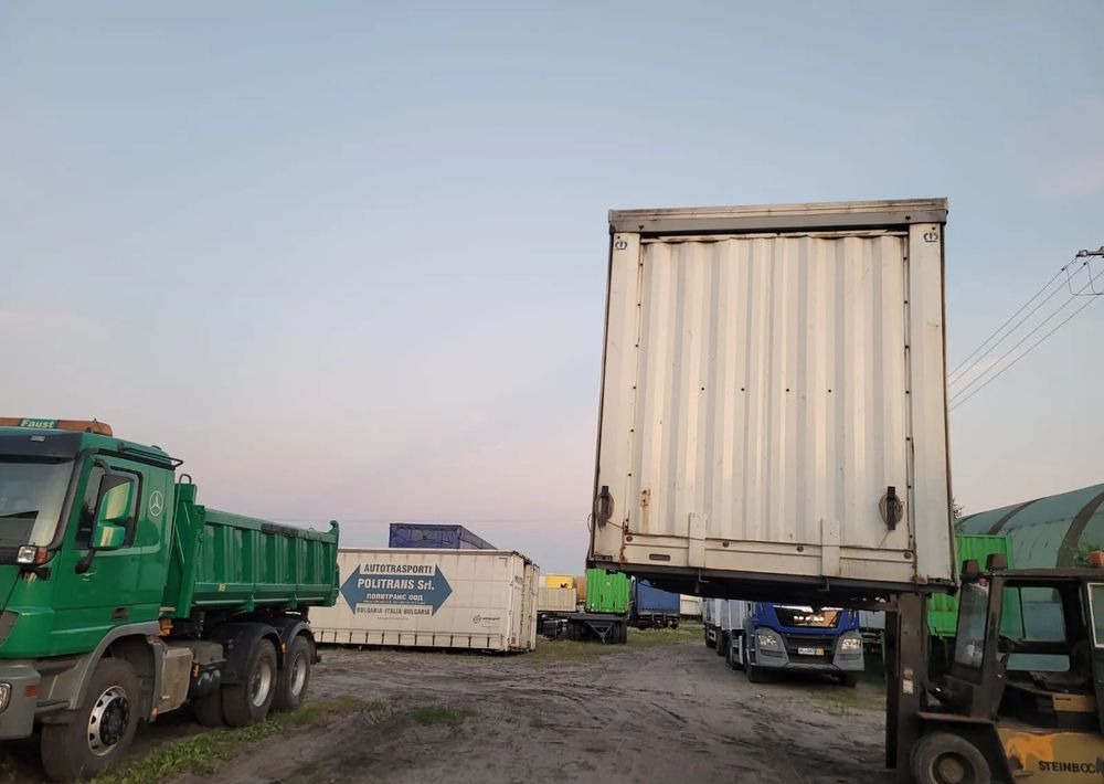 Krone Zabudowa Firanka - Planenaufbau: das Bild 4 Krone Zabudowa Firanka - Planenaufbau: das Bild 4