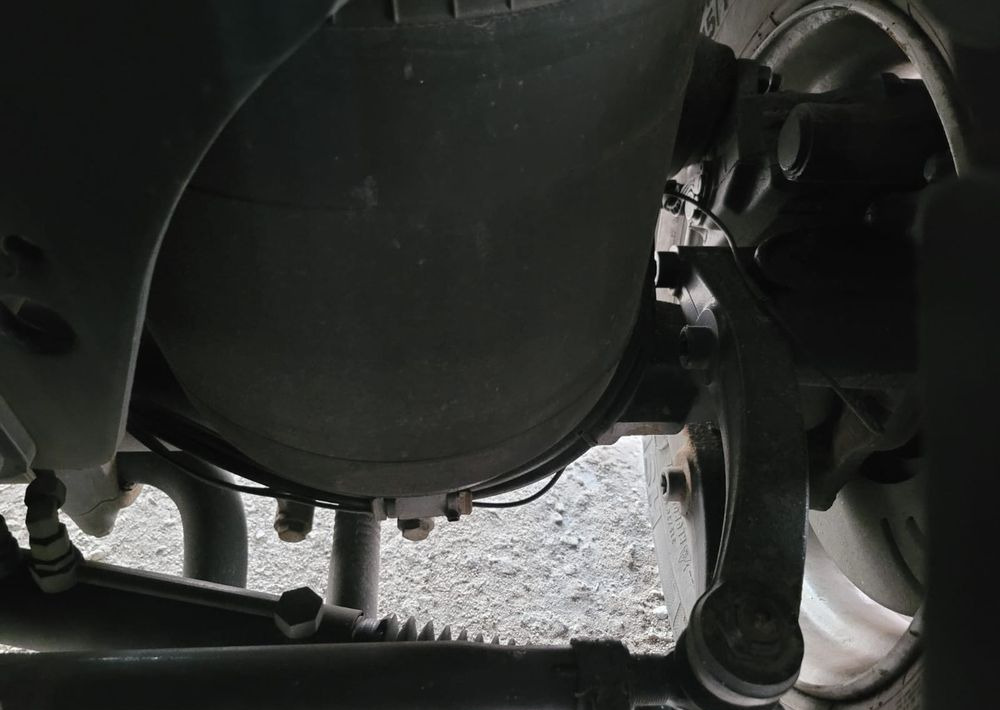 MAN TGX 26.510 oś skrętna do zabudowy kontener izoterma lub chłodnia - Kühlkoffer LKW: das Bild 5 MAN TGX 26.510 oś skrętna do zabudowy kontener izoterma lub chłodnia - Kühlkoffer LKW: das Bild 5