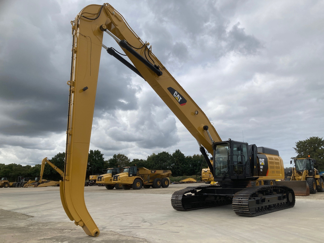 CATERPILLAR 352F Material Handler - Umschlagbagger: das Bild 3 CATERPILLAR 352F Material Handler - Umschlagbagger: das Bild 3