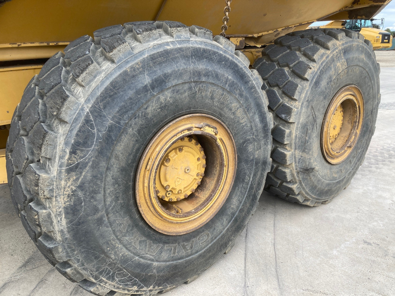 Knickgelenkter Dumper CATERPILLAR 745: das Bild 10