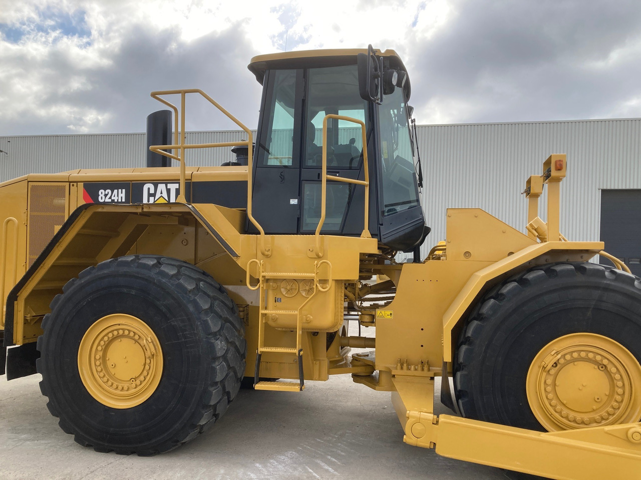 CATERPILLAR 824H - Bulldozer: das Bild 5 CATERPILLAR 824H - Bulldozer: das Bild 5