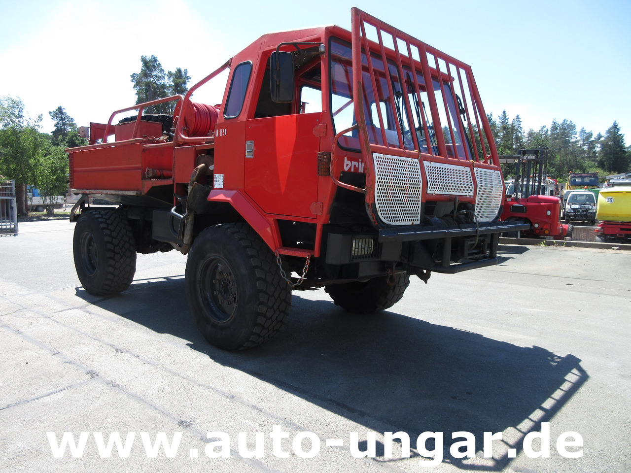 BRIMONT PM ETR Feuerwehr 4x4x4 AHK verwindbarer Rahmen Off-Road Winde Kriechgang - Feuerwehrfahrzeug: das Bild 1 BRIMONT PM ETR Feuerwehr 4x4x4 AHK verwindbarer Rahmen Off-Road Winde Kriechgang - Feuerwehrfahrzeug: das Bild 1